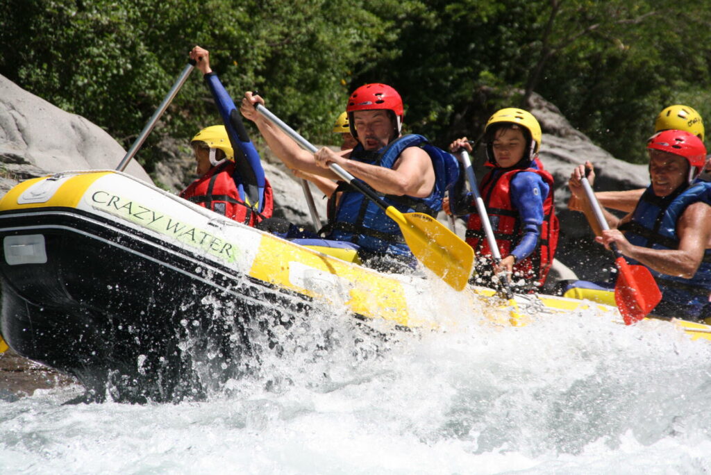 raftingafdaling in Barcelonnette met het gezin