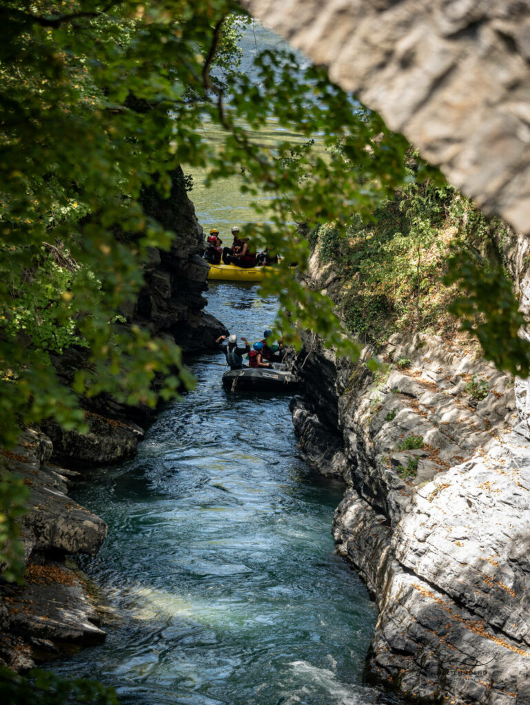 Raft down from Pra Loup and discover the Lauzet gorges by raft